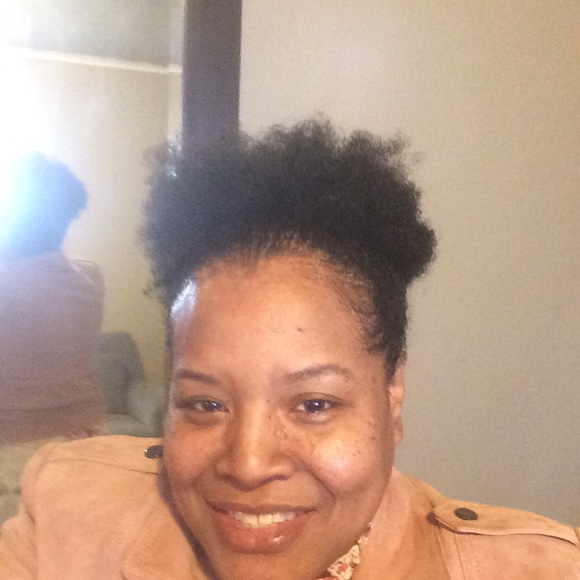 Meet your Posher, Tonya - Picture 1 of 1